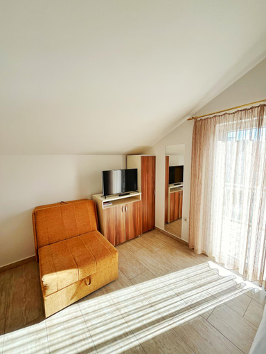 Others 2, Apartments Dosljak