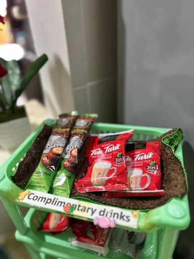 Food & Drinks 5, Your Perfect Premium Home Holidays (PPHH), Seri Kembangan