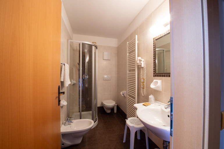 Bathroom 4, Park Hotel Bellavista, Belluno