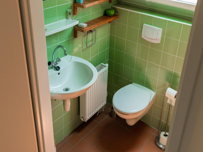 Bathroom 3, Bungalow in Sondel near Slotermeer Lake, Gaasterlân-Sleat