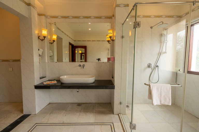 Bathroom 5, Hotel Raj Bagh Palace Jaipur, Jaipur