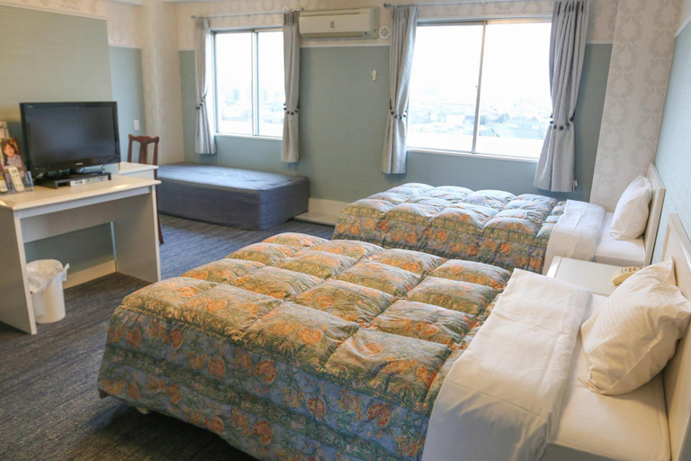 Bedroom 3, Handa Station Hotel, Handa