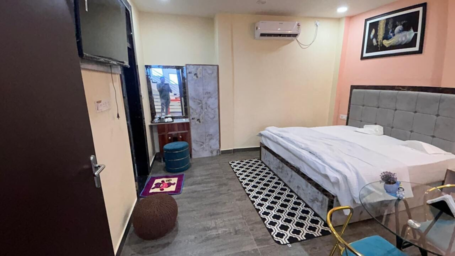 Room 5, Hotel Jyoti Palace, Jalaun