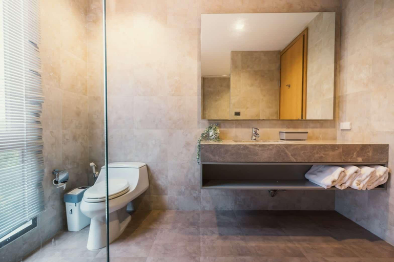 Bathroom, Sandbox Beachfront Villa 1, Bang Lamung