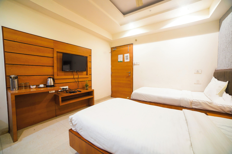 Room 4, Johri Regency, Bhopal