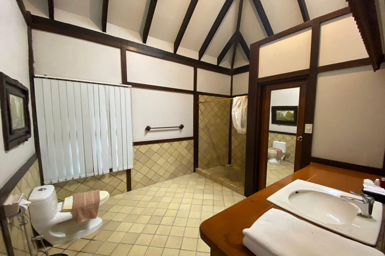 Bathroom 3, Phuingfah, Mae Rim