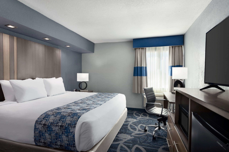 Bedroom 3, Baymont by Wyndham Shawnee, Pottawatomie