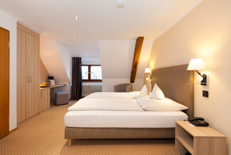 Bedroom 3, Johanniter-Kreuz, Bodenseekreis