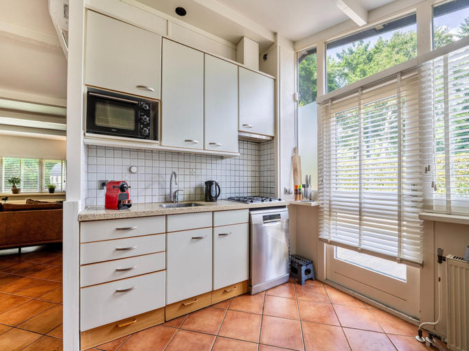 Others 5, Dog-Friendly Stay w Spa, Barneveld