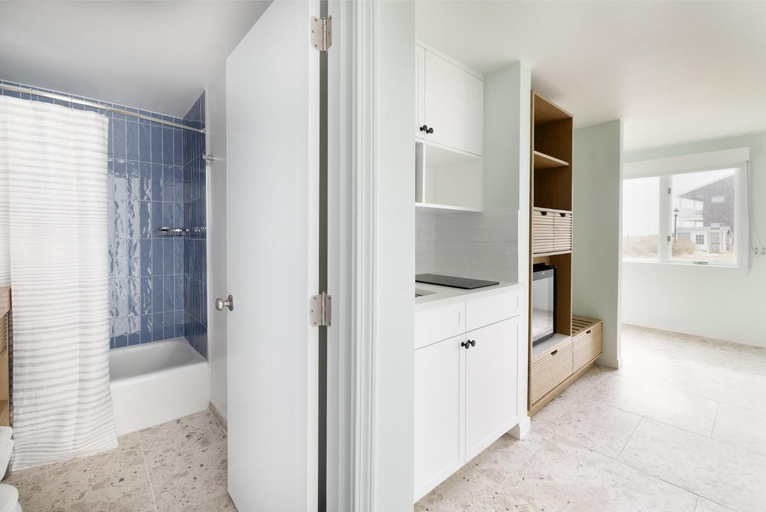 Bathroom 5, Riviera Beach Resort, Barnstable