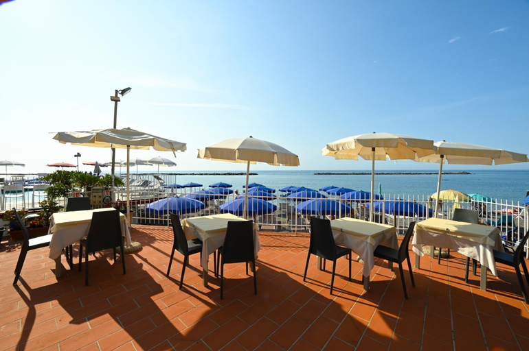 Food & Drinks 5, Hotel Mayola, Imperia
