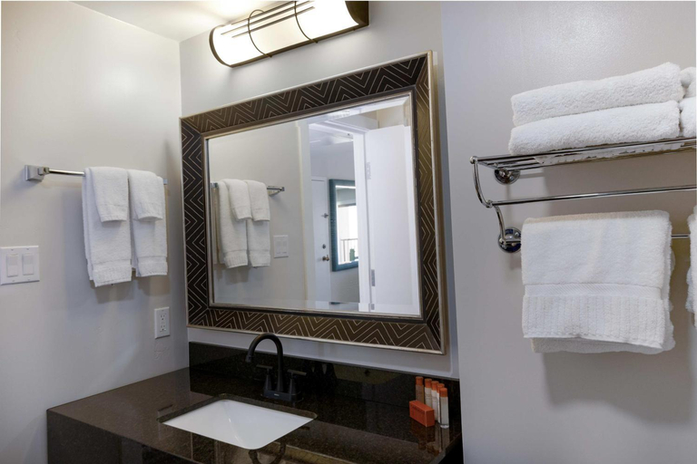 Bathroom 4, Prescott Resort & Conference Center, Yavapai