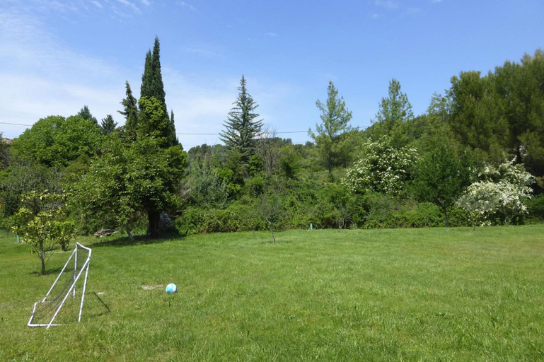 Garden 3, Charming Holiday Flat With Shared Pool, Malaucene, Vaucluse