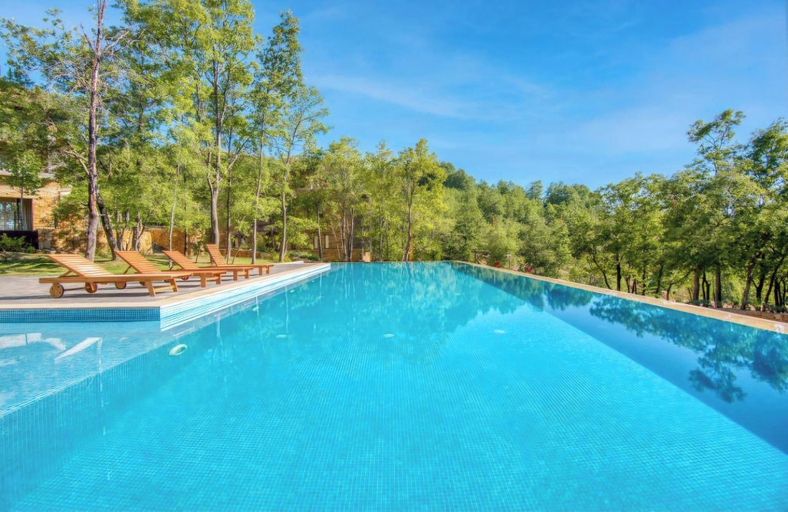 Pool 4, Redrock 1 br chalet  faqra . Faraya, Kasrouane