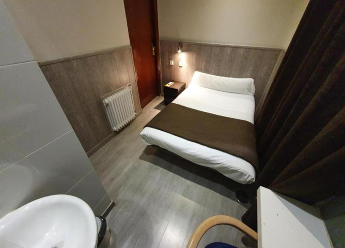Bedroom 2, Hostal Plaza D'Ort, Madrid