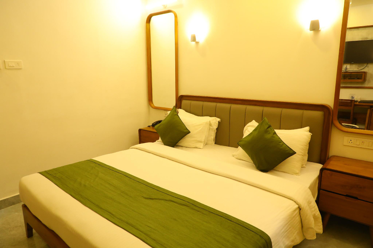 Bedroom 3, Hotel Gokulam Park, Chennai