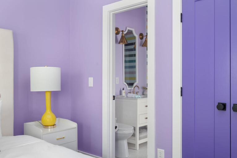 Bedroom 4, Violet Fizz, Atlanta