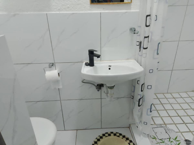 Bathroom 4, The Boston Guest House, City of Cape Town