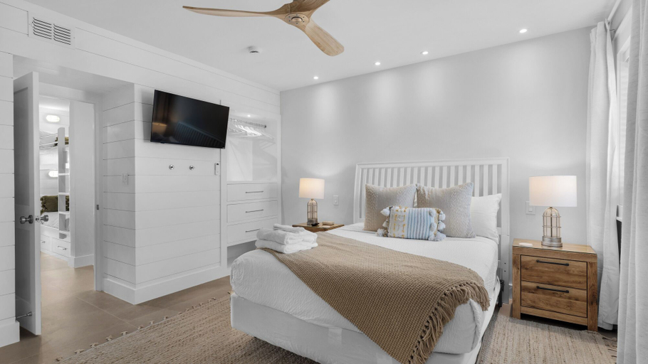 Bedroom 2, Emerald Hill, Walton