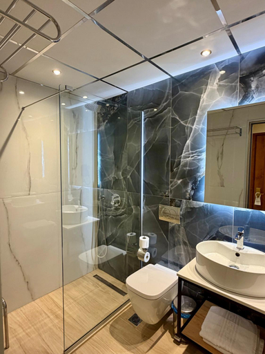 Bathroom 3, Olympic Hotel, Epirus