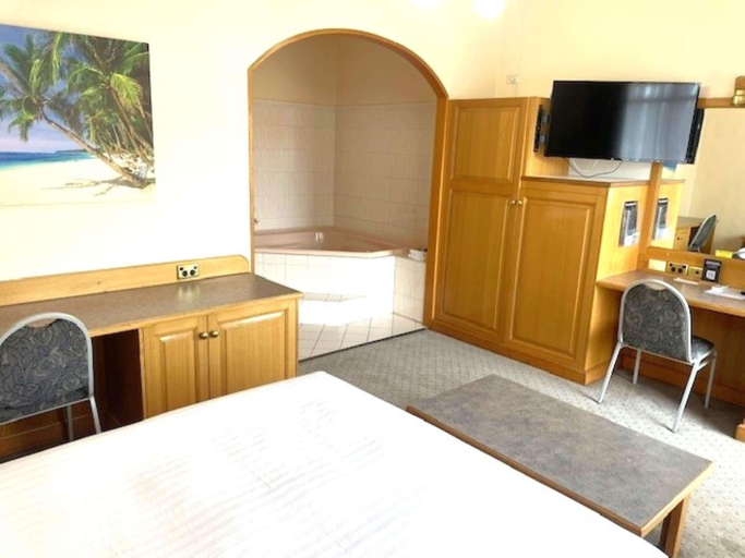 Bedroom 2, Glenelg Motel, Adelaide