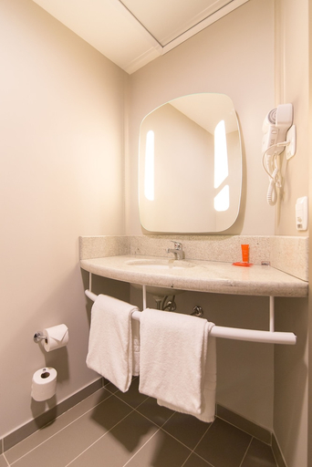 Bathroom 4, ibis Erechim, Erechim