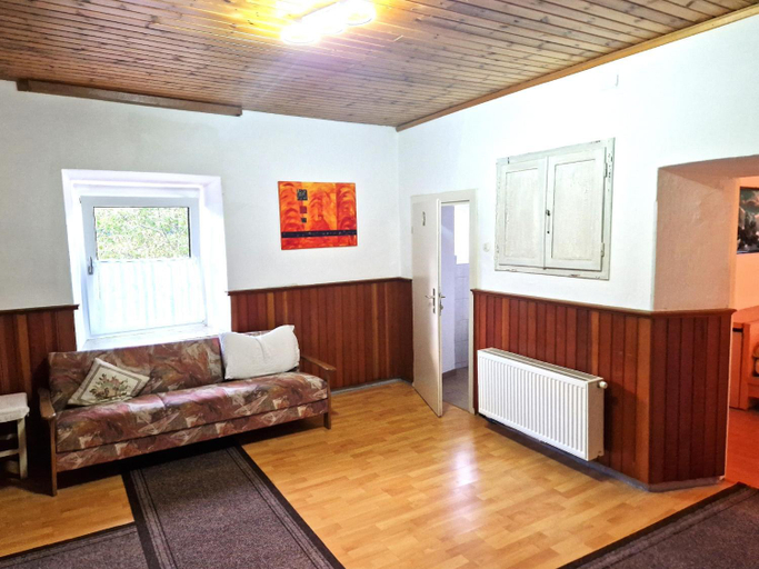 Others 5, Apartment in Arnoldstein in the border triangle, Villach Land