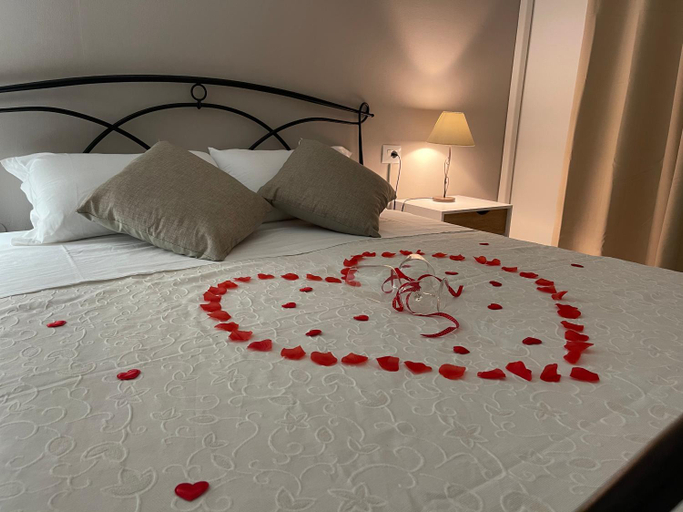 Bedroom 2, Mura Guest Room, Oristano