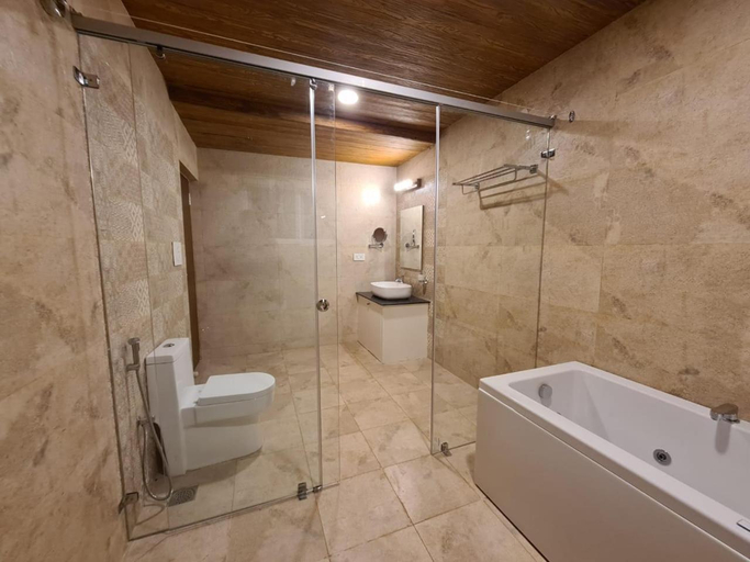 Bathroom 4, RiverMist Resorts, Chikmagalur