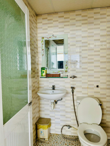 Bathroom 3, Tue Tinh Tower, Nha Trang