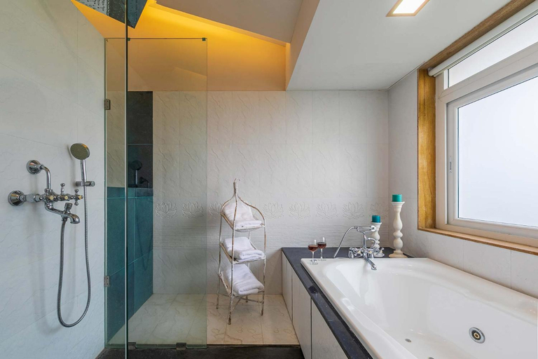Bathroom 3, StayVista's Umber Villa - 5BHK with Pet Friendly & Private Pool, Raigarh