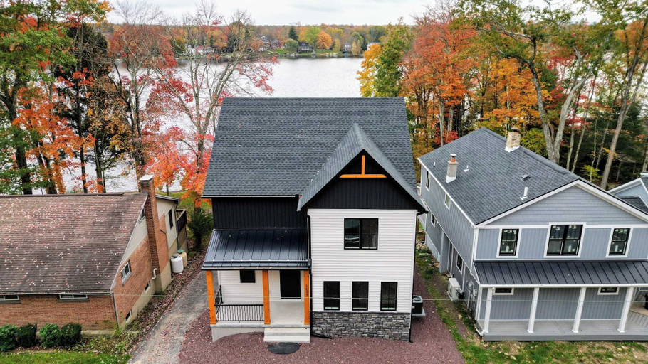 Exterior & Views