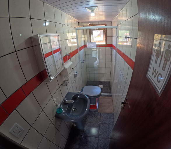 Bathroom 4, Santinho Hostel, Florianopolis