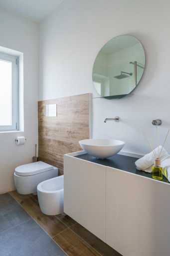 Bathroom 2, Cilento Victory House, Salerno