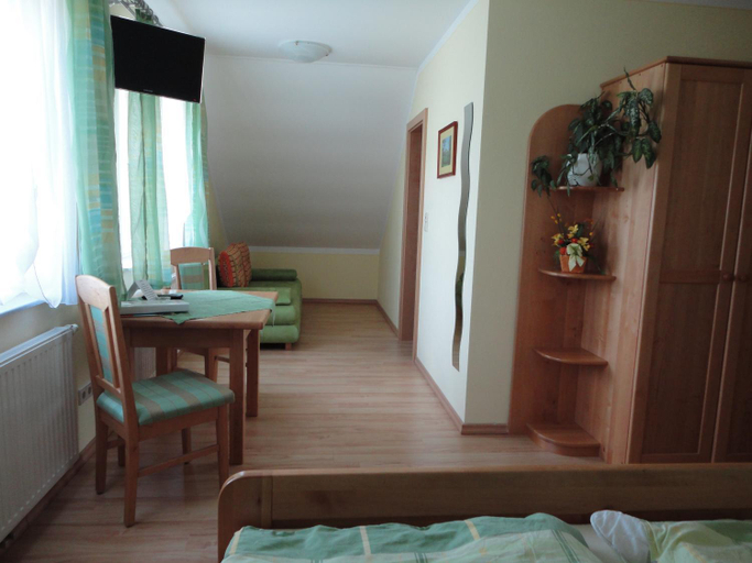 Bedroom, Gastezimmer Rieder, Mistelbach