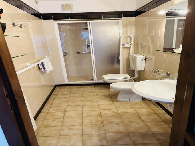 Bathroom 4, Apartment in Tuscany with Pool Garden, Florence