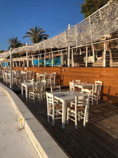 Food & Drinks, Villa Elena