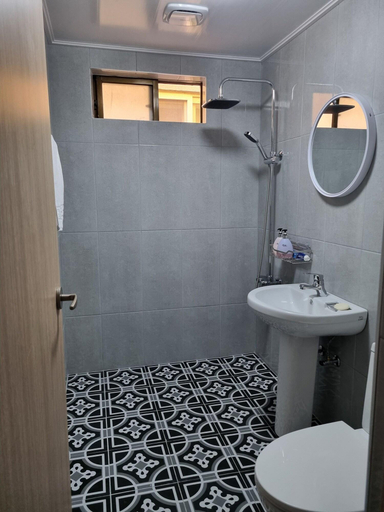 Bathroom 4, Jeju Orasung, Jeju