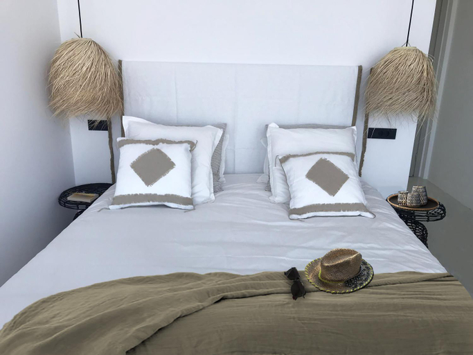 3, THEIA VILLA, South Aegean