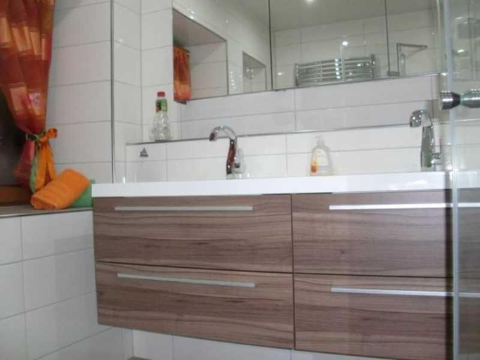Bathroom 3, Hutzenauerhof, Traunstein