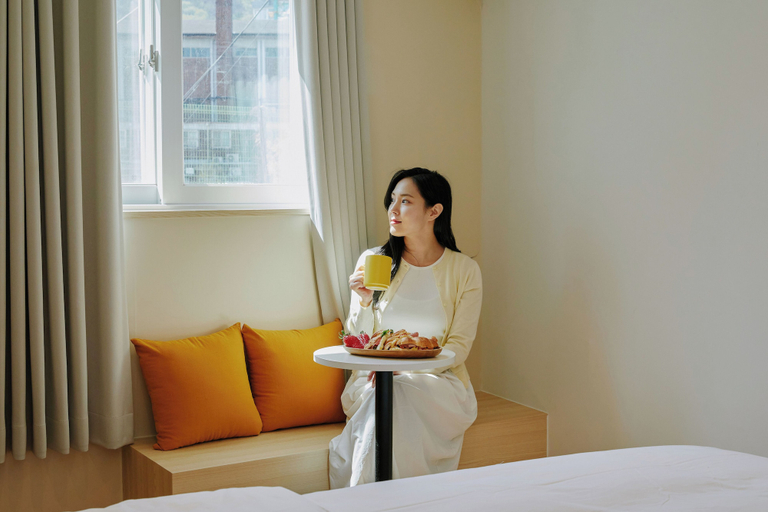 Bedroom 3, Hotel Marguerite, Jung