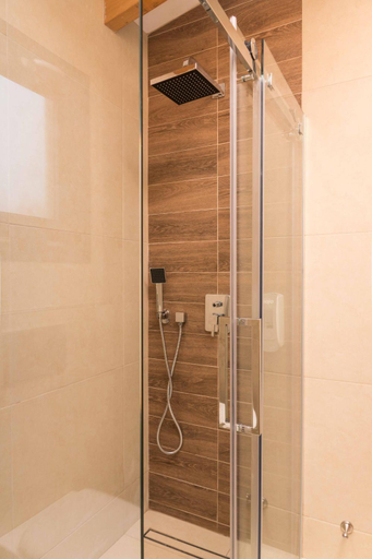 Bathroom 4, Kalliopi Luxury Apartments, North Aegean