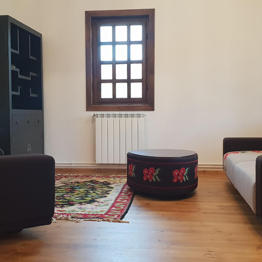 Others 5, Casa Tanti Patrita, Cerasu
