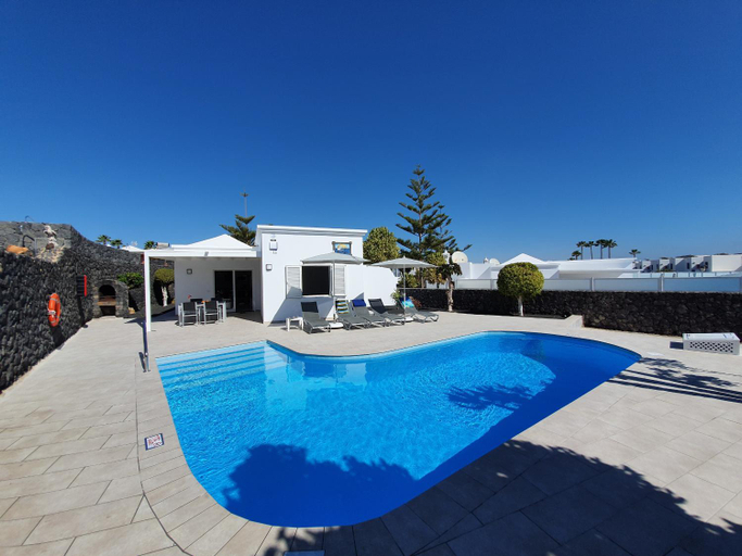 Sport & Beauty 3, 2 bedroom Villas Cassandra and Katrina with private heated pools., Las Palmas