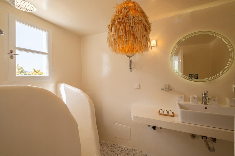 Bathroom 4, Sea & Sun Estate, South Aegean