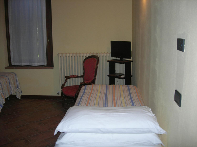 Others 4, Agriturismo Campass, Piacenza