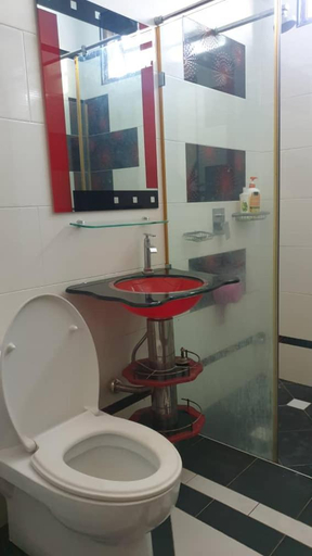 Bathroom, DamaiSari Tawang, Bachok