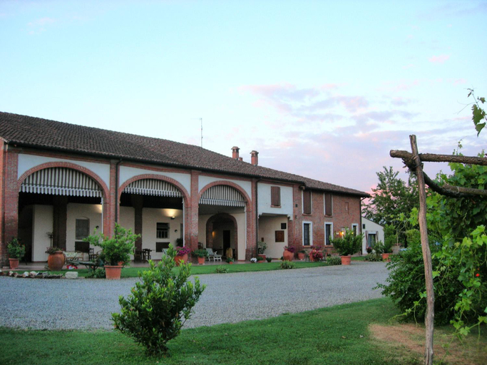 Others 2, Agriturismo Campass, Piacenza