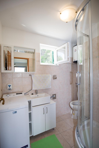 Bathroom 4, Charming villa with sea view and swimming pool, Trogir