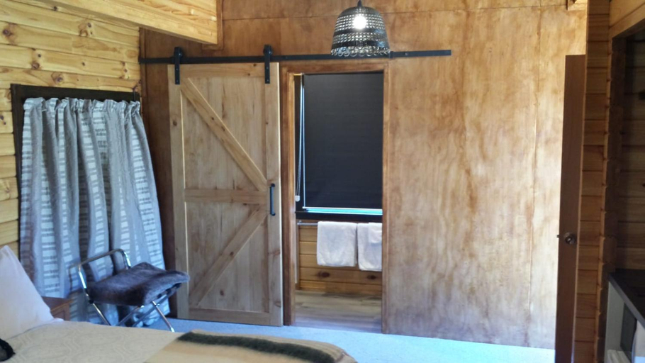 Bedroom, Sunset Chalet, Mackenzie